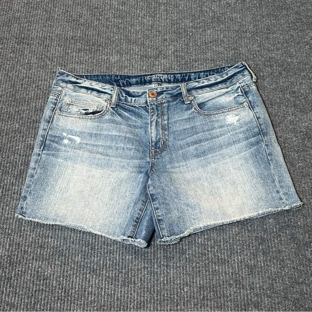 American Eagle Women's 16 Denim Blue Jean Shorts Cutoff Distressed AE Mid Rise - Picture 11 of 11